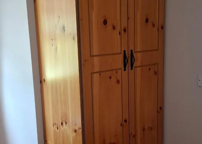 Meadow View * Gortatlea Junction